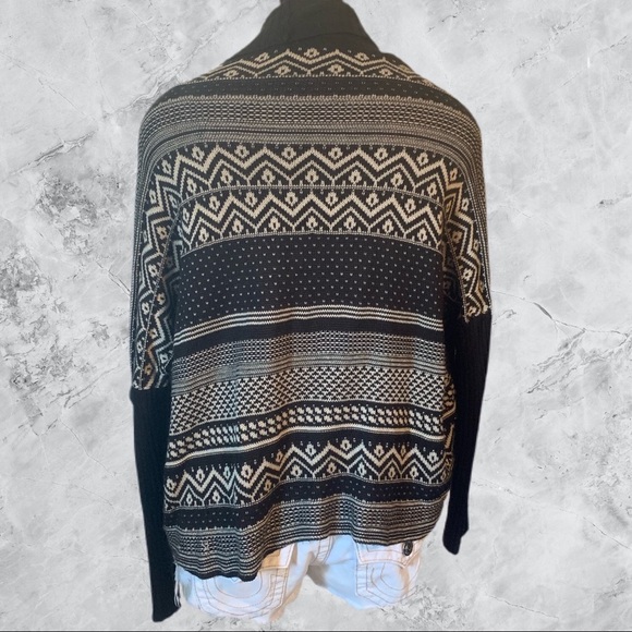 Black & White Aztec Open Cardigan - Picture 5 of 5